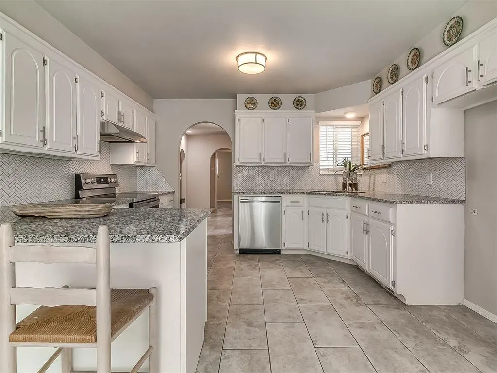 Photo 14 — 11212 NW 112th Street, Yukon, OK 73099