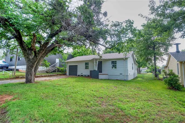 Photo 3 — 100 S Iowa Avenue, Chandler, OK 74834