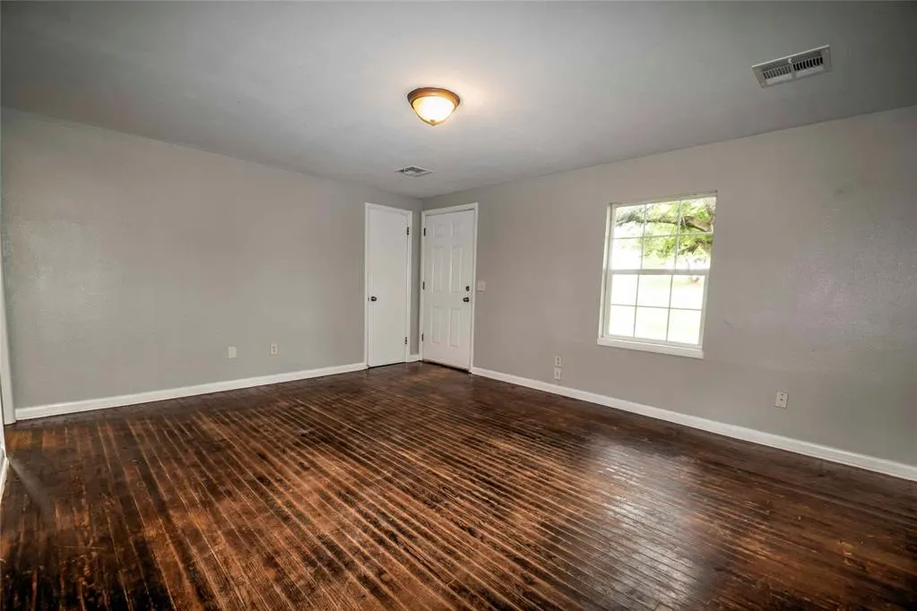 Photo 6 — 100 S Iowa Avenue, Chandler, OK 74834