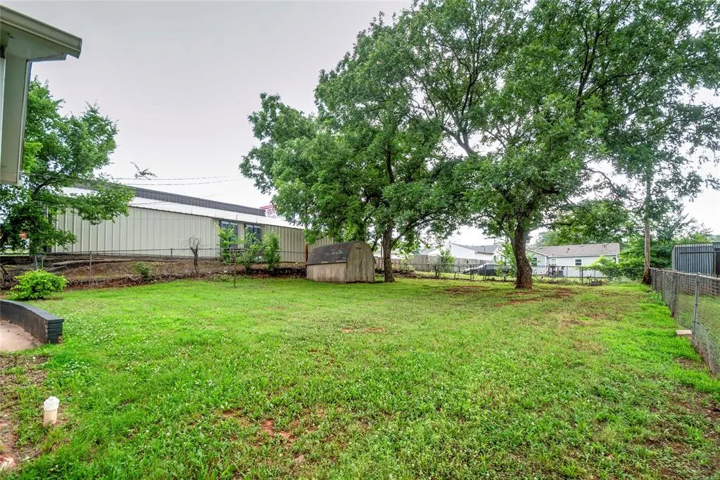 Photo 16 — 100 S Iowa Avenue, Chandler, OK 74834