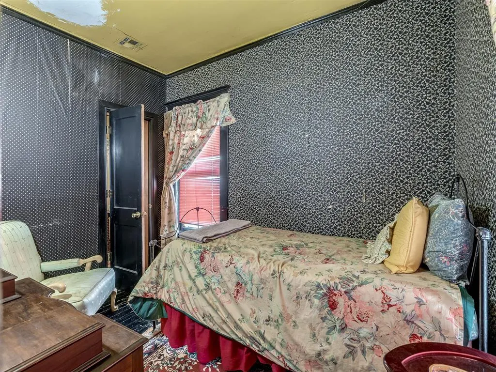 Photo 37 — 1016 W Warner Avenue, Guthrie, OK 73044