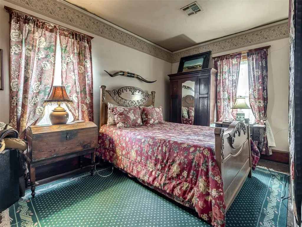 Photo 39 — 1016 W Warner Avenue, Guthrie, OK 73044