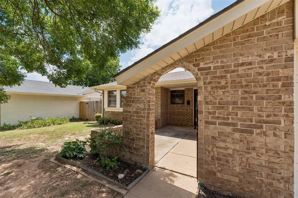 Photo 5 — 517 Willow Ridge Place, Edmond, OK 73003