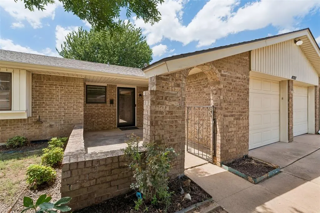 Photo 6 — 517 Willow Ridge Place, Edmond, OK 73003