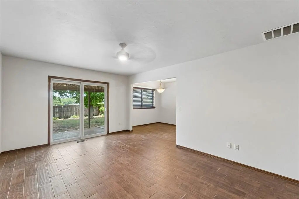 Photo 9 — 517 Willow Ridge Place, Edmond, OK 73003