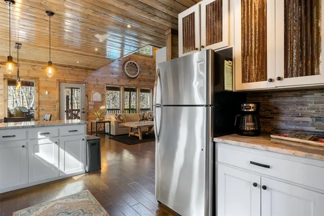 Photo 3 — 47 Skyhorse Drive, Broken Bow, OK 74728