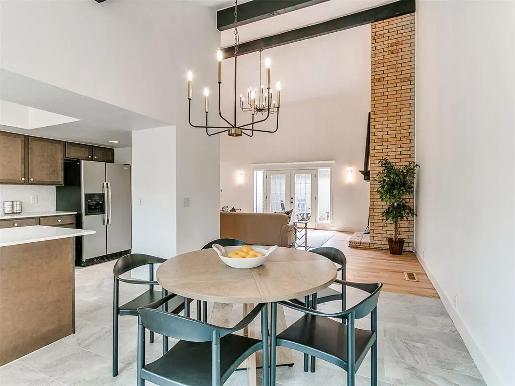 Photo 3 — 2401 Appleway Street, Edmond, OK 73013