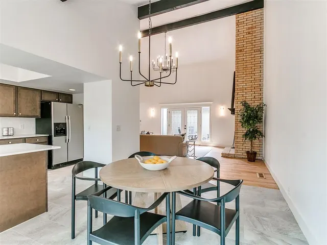 Photo 3 — 2401 Appleway Street, Edmond, OK 73013