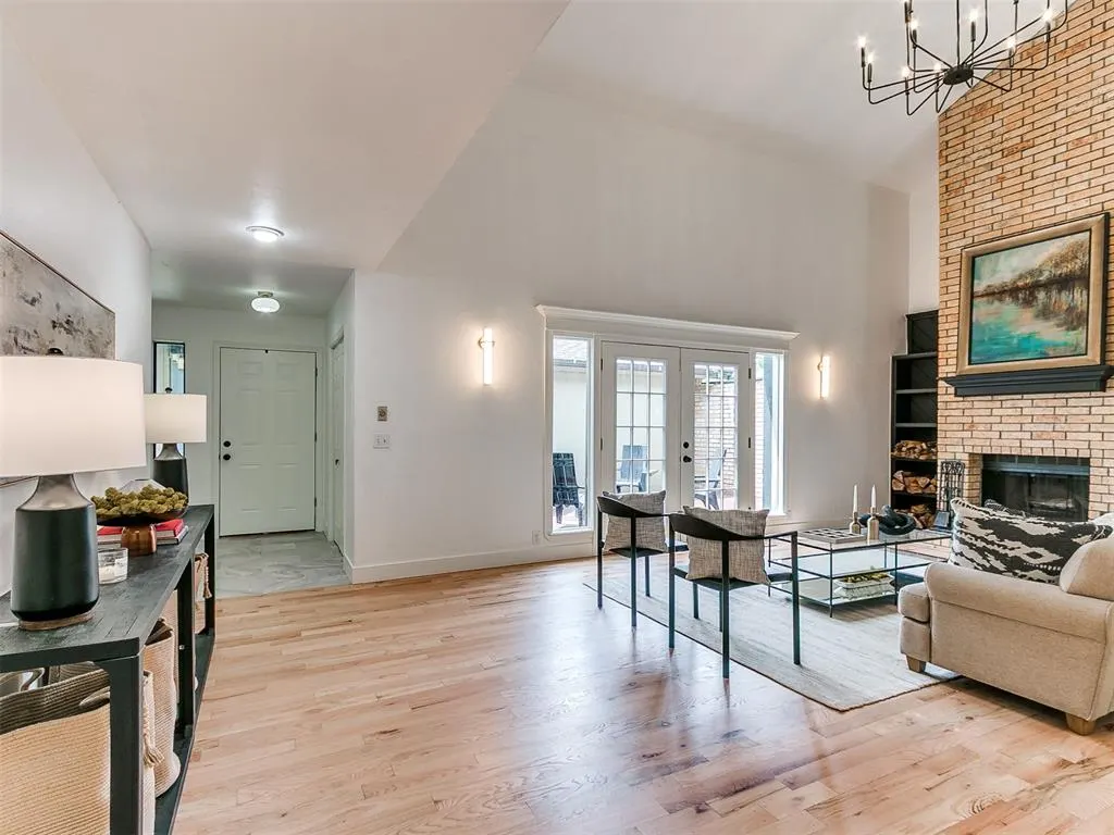 Photo 4 — 2401 Appleway Street, Edmond, OK 73013