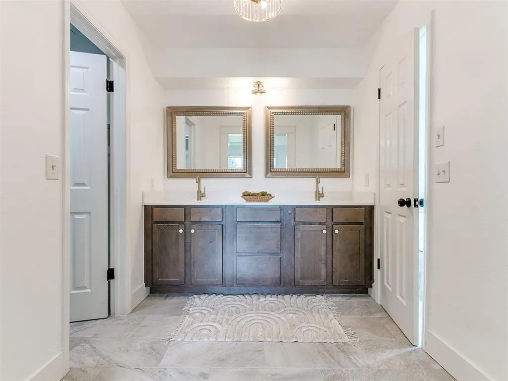 Photo 12 — 2401 Appleway Street, Edmond, OK 73013