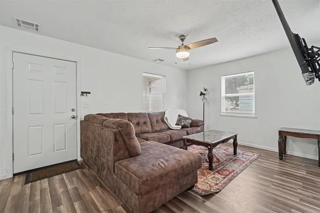 Photo 5 — 510 W 3rd Street, Hobart, OK 73651