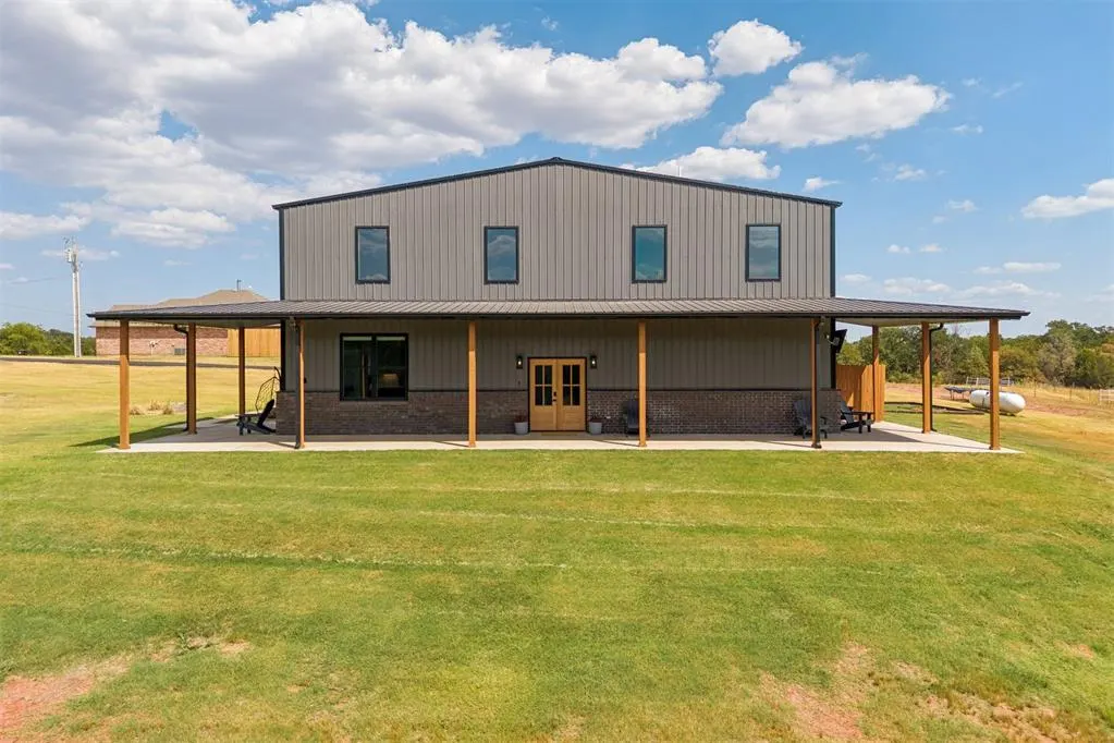 Photo 2 — 17210 E Coffee Creek Road, Luther, OK 73054