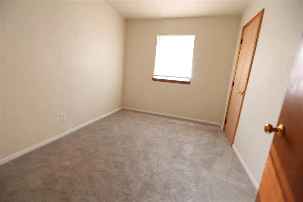 Photo 13 — 1004 Hillcrest Drive, Maysville, OK 73057