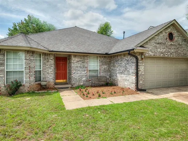 Photo 3 — 2316 Bradford Place, Edmond, OK 73012