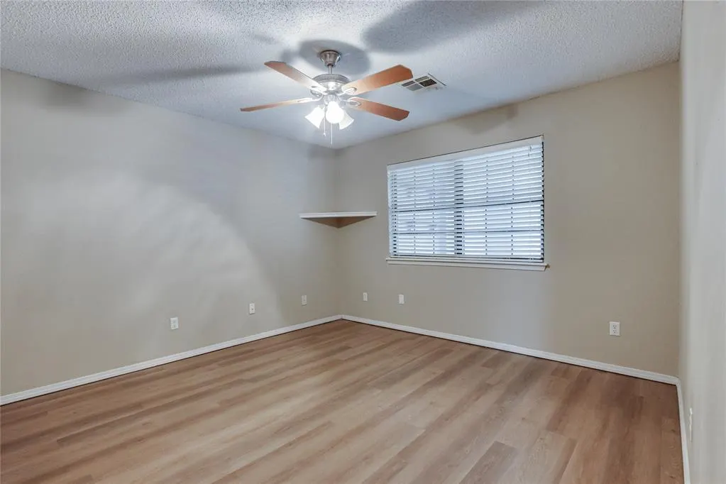 Photo 9 — 12316 SW 14th Street, Yukon, OK 73099