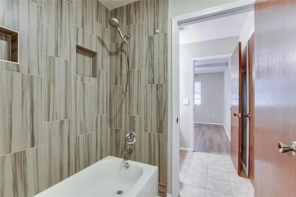 Photo 11 — 12316 SW 14th Street, Yukon, OK 73099