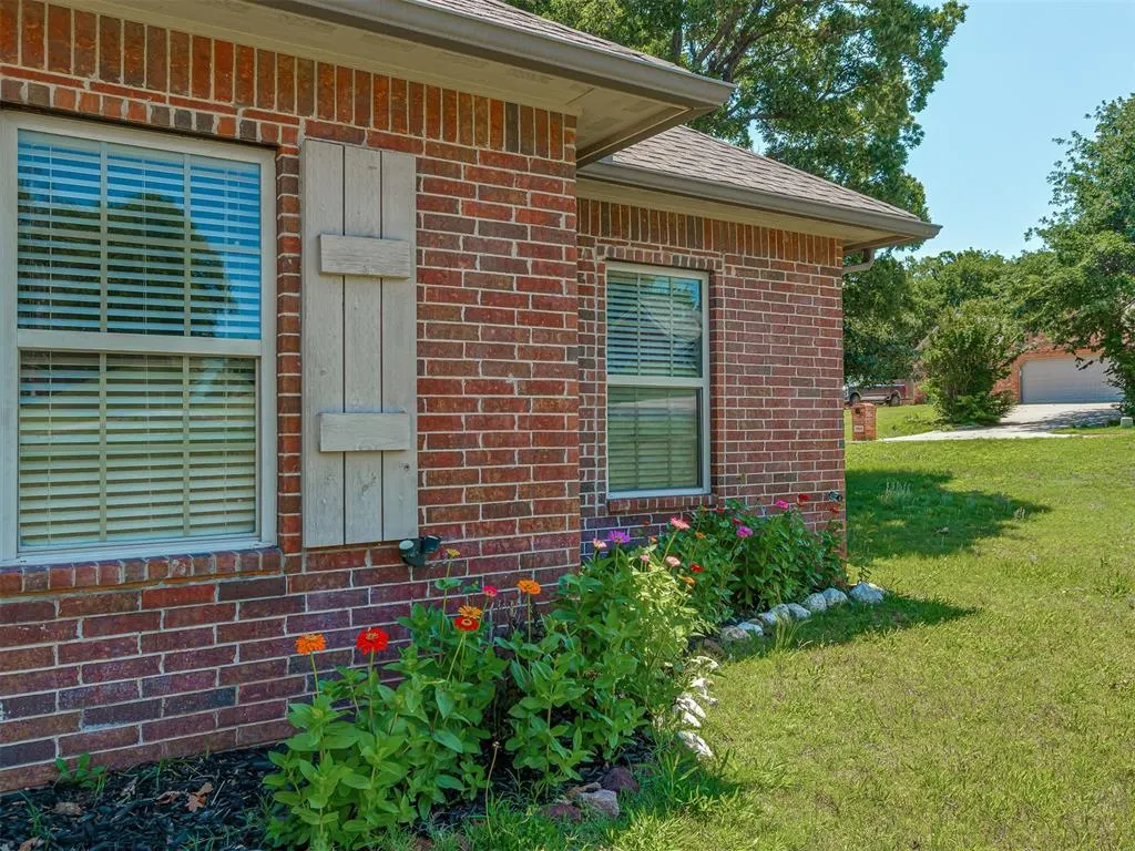 Photo 3 — 8624 Mallard Lane, Edmond, OK 73034
