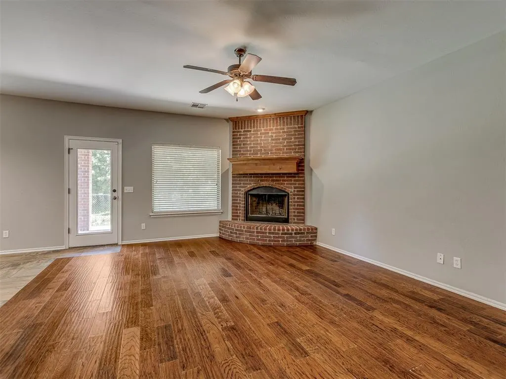 Photo 4 — 8624 Mallard Lane, Edmond, OK 73034