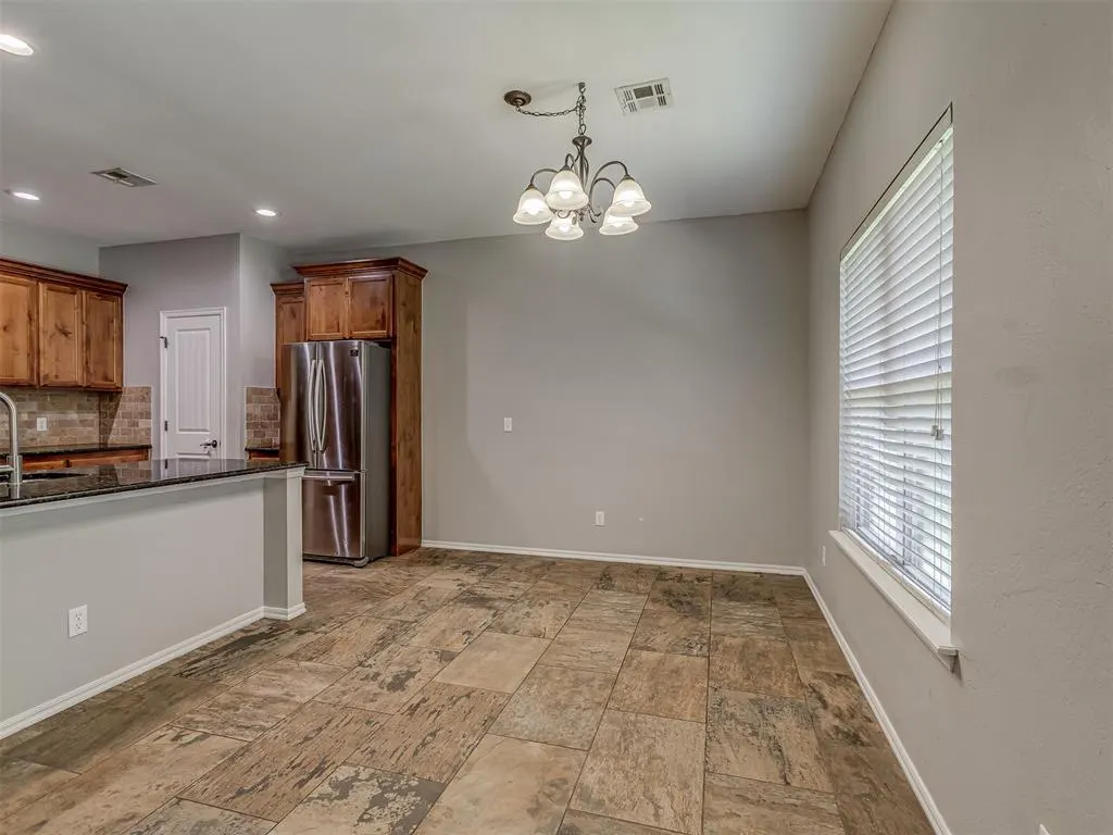 Photo 6 — 8624 Mallard Lane, Edmond, OK 73034