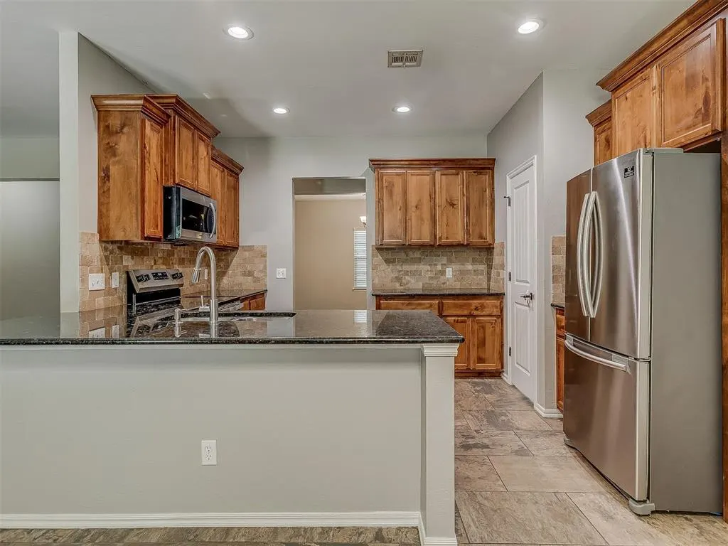 Photo 8 — 8624 Mallard Lane, Edmond, OK 73034