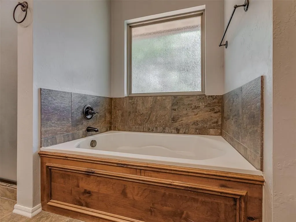 Photo 20 — 8624 Mallard Lane, Edmond, OK 73034