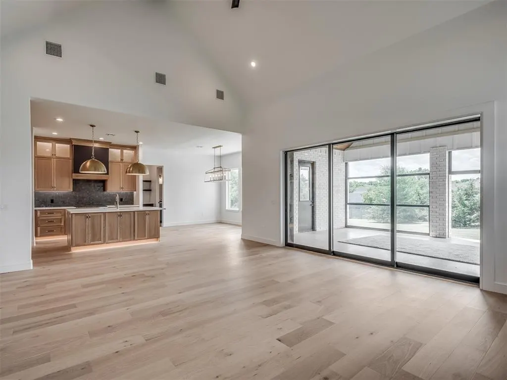 Photo 6 — 400 Old Farm Road, Edmond, OK 73034