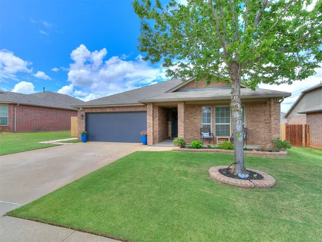 Photo 3 — 11233 NW 97th Street, Yukon, OK 73099