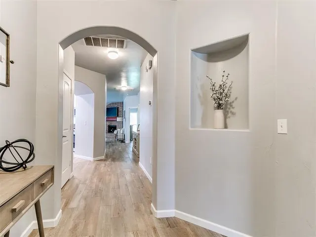 Photo 7 — 11233 NW 97th Street, Yukon, OK 73099