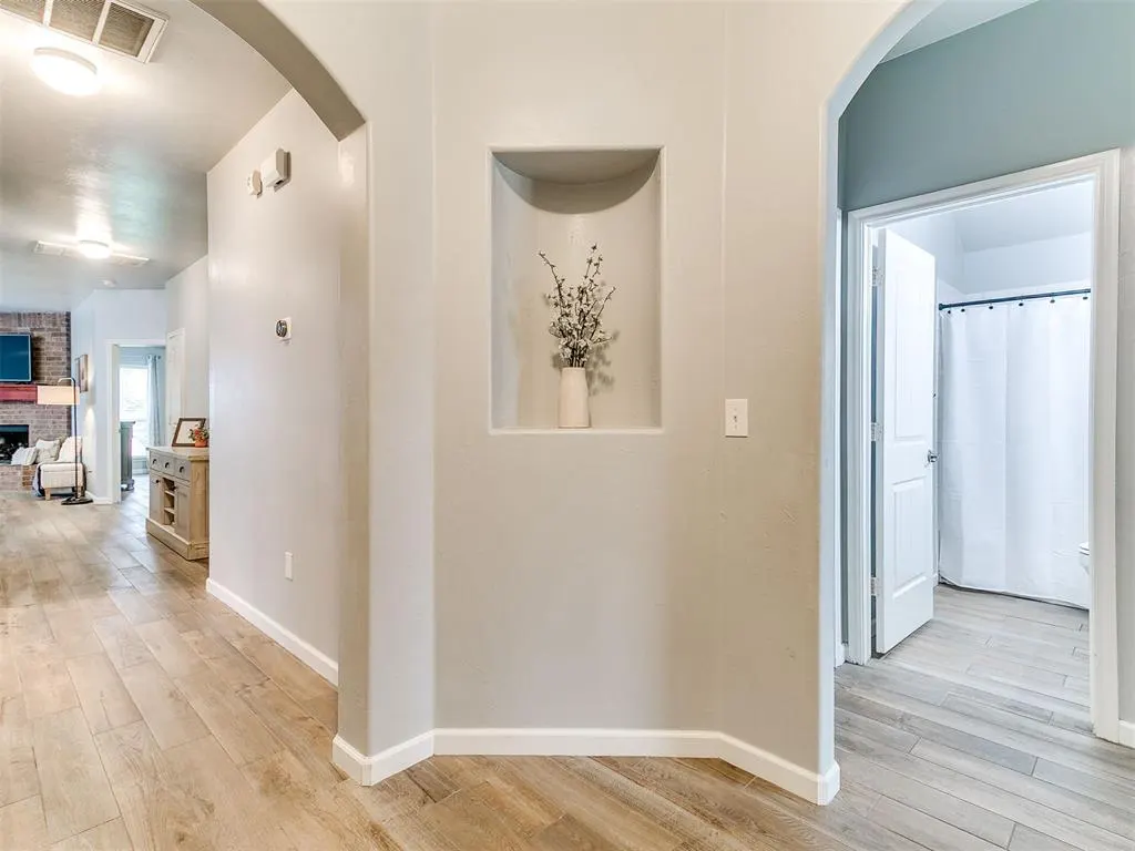 Photo 8 — 11233 NW 97th Street, Yukon, OK 73099