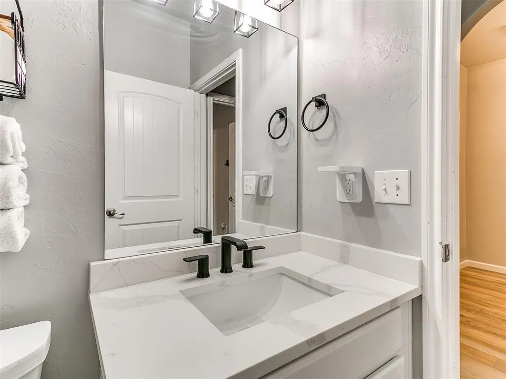 Photo 32 — 11233 NW 97th Street, Yukon, OK 73099