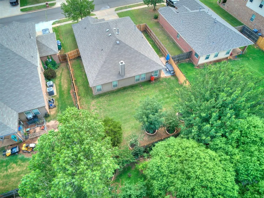 Photo 39 — 11233 NW 97th Street, Yukon, OK 73099