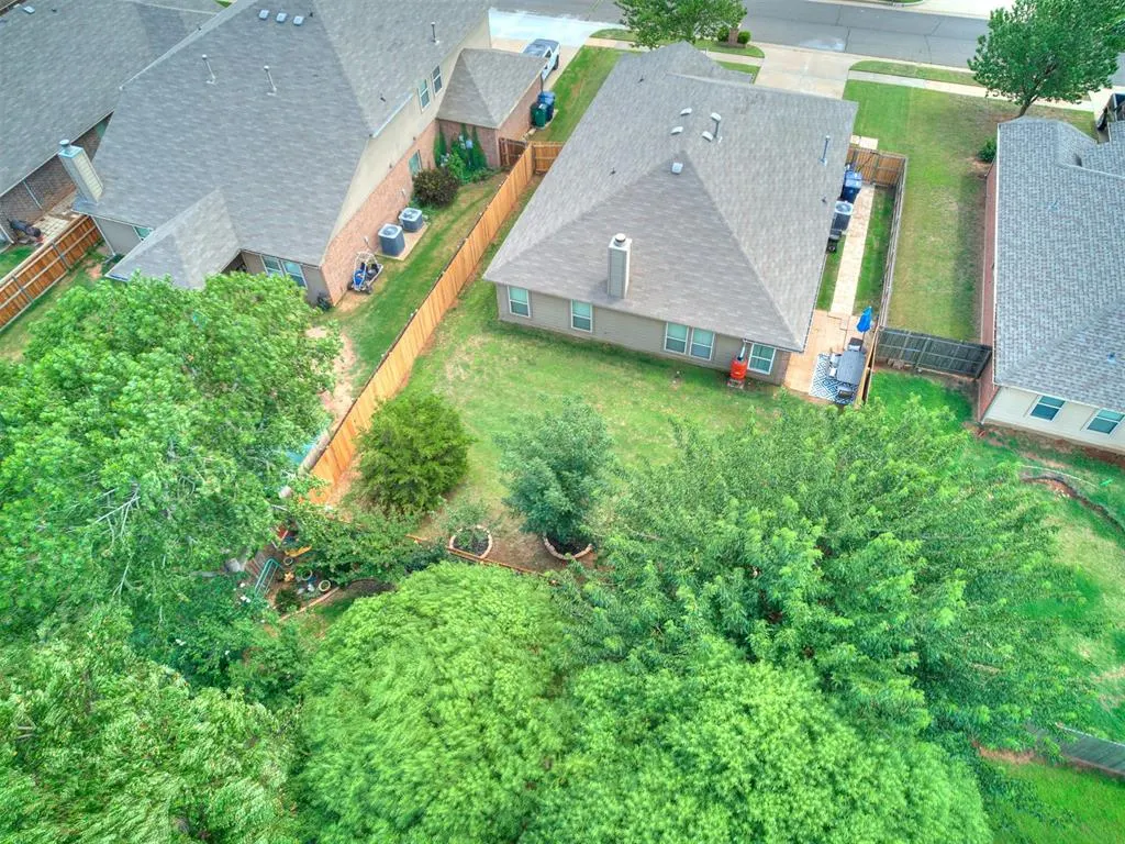 Photo 40 — 11233 NW 97th Street, Yukon, OK 73099