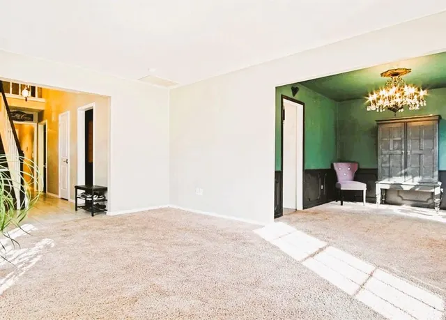 Photo 4 — 8225 Willow Creek Boulevard, Oklahoma City, OK 73162