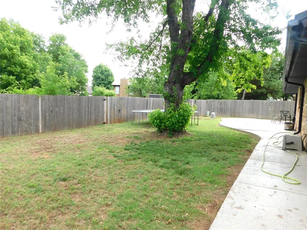 Photo 26 — 8225 Willow Creek Boulevard, Oklahoma City, OK 73162