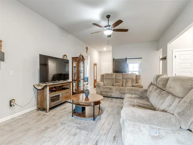 Photo 7 — 1009 Blackjack Creek Drive, Yukon, OK 73099