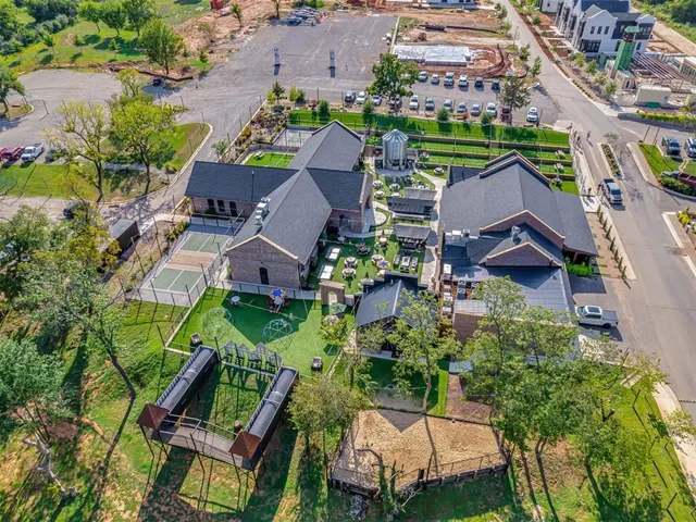 Photo 5 — 18266 Willowbrooke Court, Norman, OK 73072