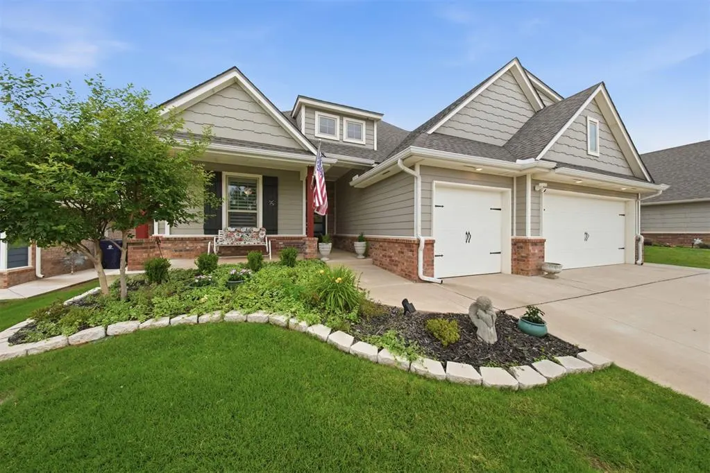 Photo 2 — 9208 NW 90th Street, Yukon, OK 73099