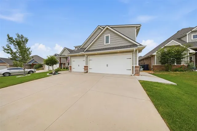 Photo 3 — 9208 NW 90th Street, Yukon, OK 73099