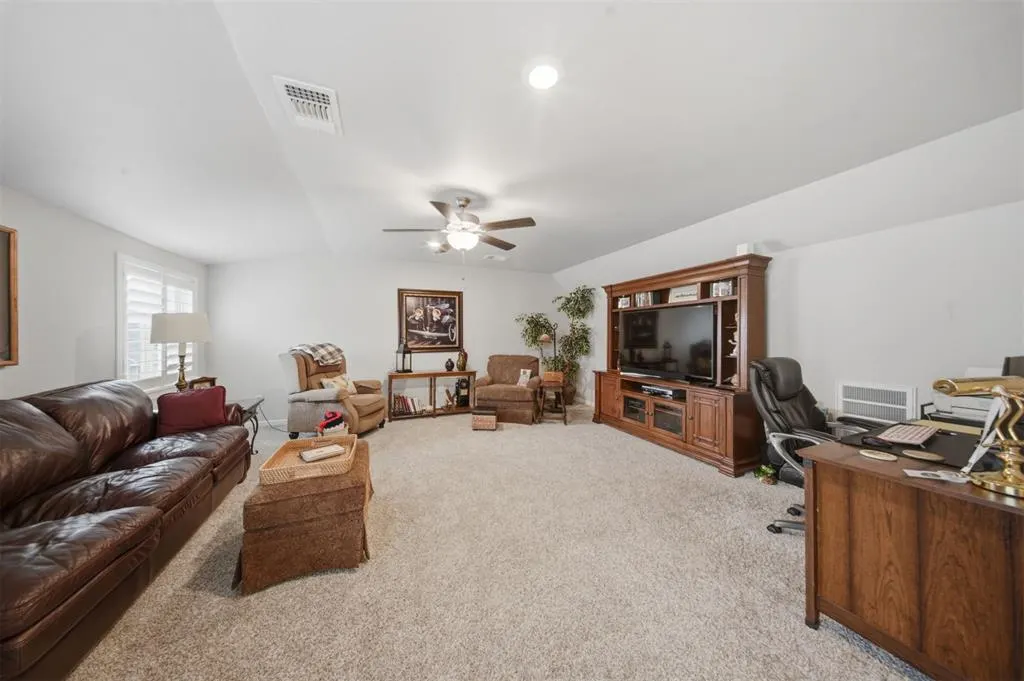 Photo 22 — 9208 NW 90th Street, Yukon, OK 73099