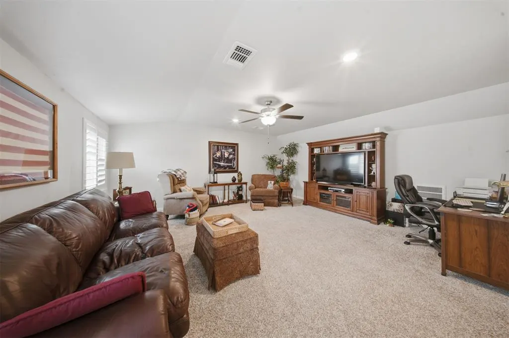 Photo 24 — 9208 NW 90th Street, Yukon, OK 73099