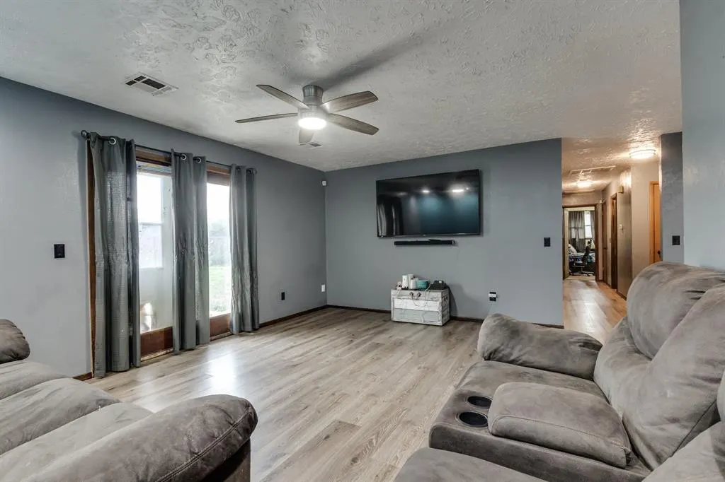 Photo 5 — 7017 NW 28th Street, Bethany, OK 73008