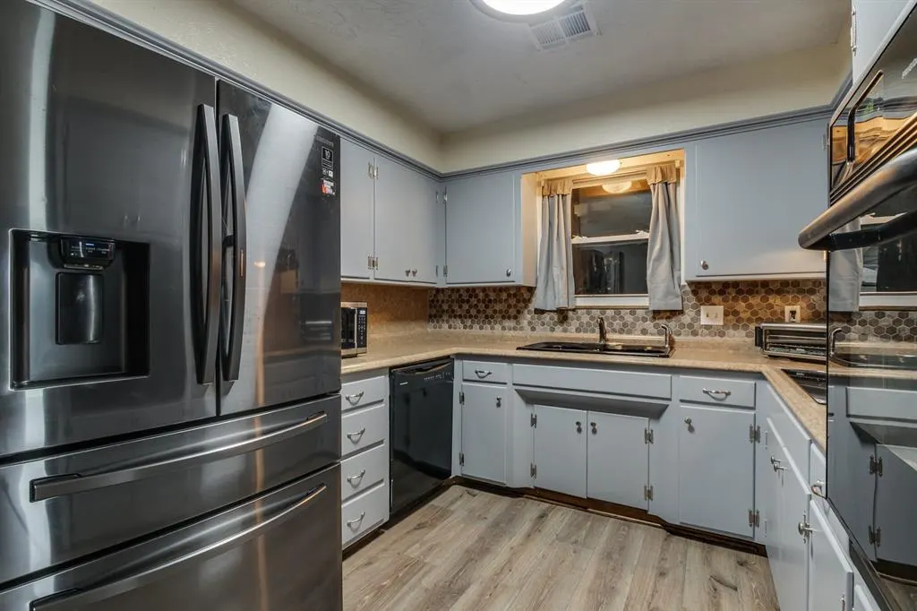 Photo 8 — 7017 NW 28th Street, Bethany, OK 73008