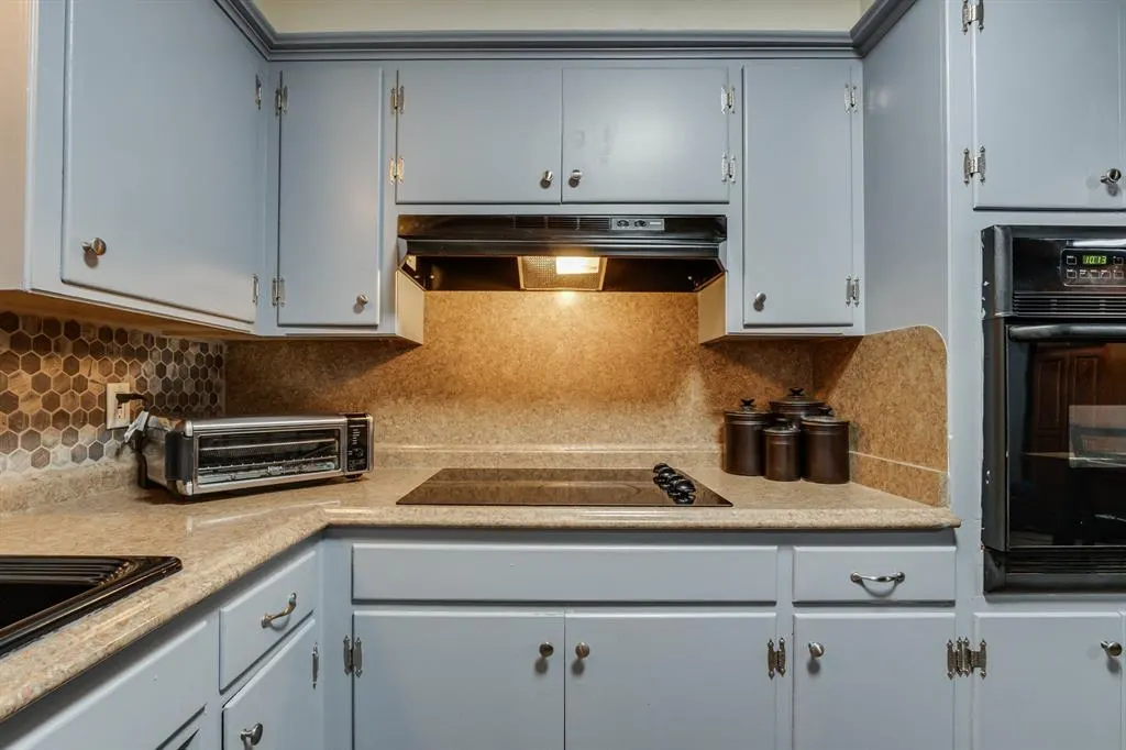 Photo 9 — 7017 NW 28th Street, Bethany, OK 73008