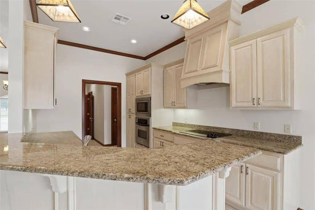 Photo 10 — 12508 Chateaux Road, Oklahoma City, OK 73142