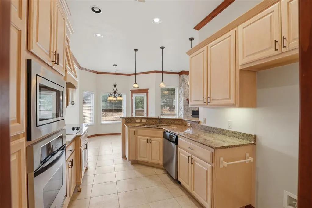 Photo 12 — 12508 Chateaux Road, Oklahoma City, OK 73142