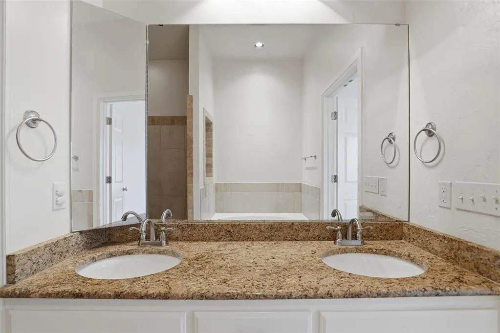 Photo 23 — 12508 Chateaux Road, Oklahoma City, OK 73142