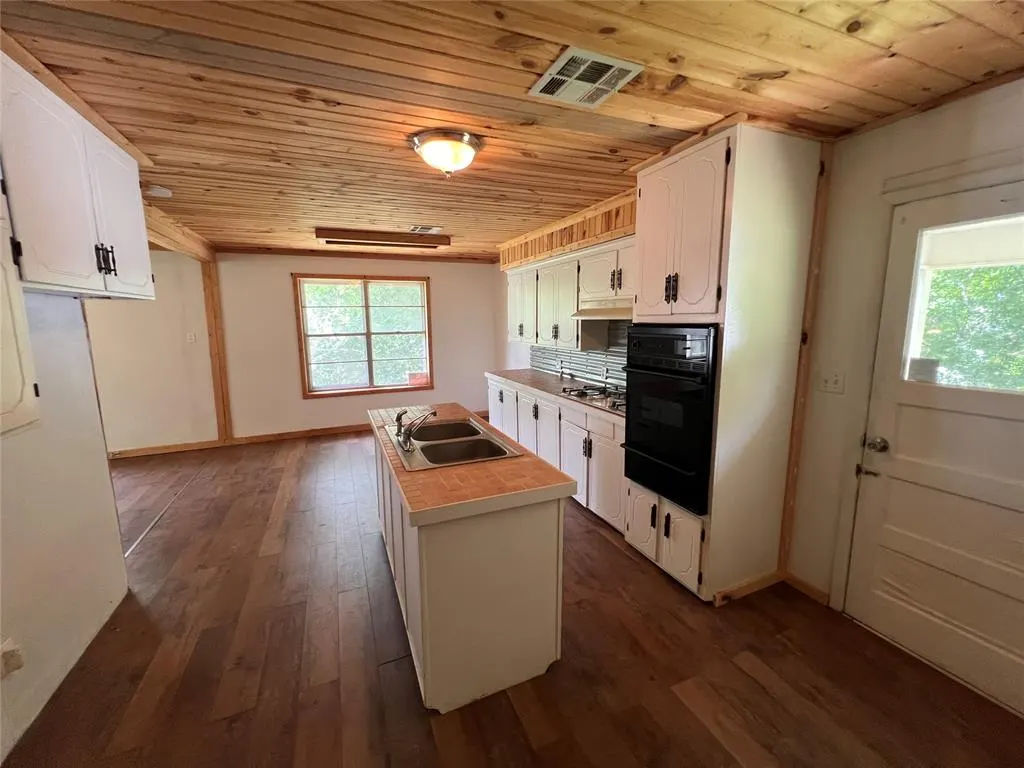 Photo 4 — 1209 Jefferson Street, Seminole, OK 74868