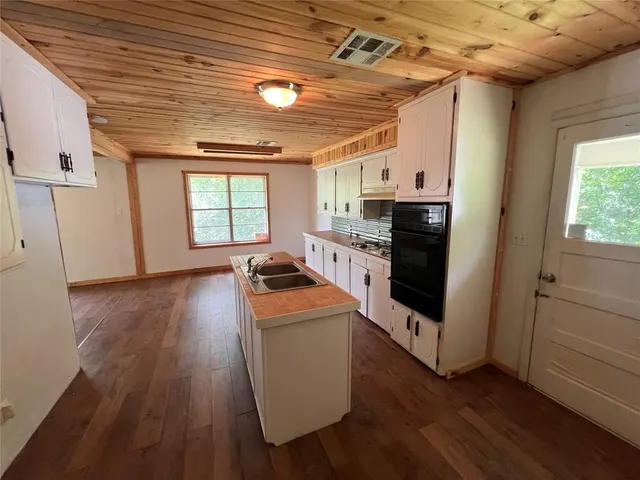 Photo 4 — 1209 Jefferson Street, Seminole, OK 74868