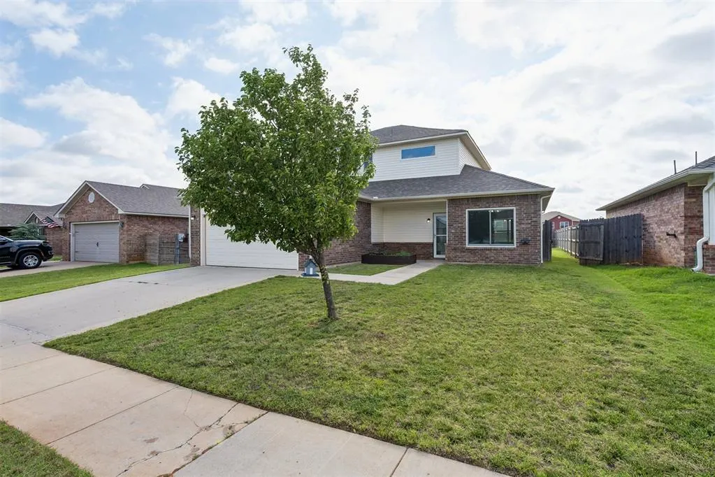 Photo 2 — 2812 Sunberry Way, Yukon, OK 73099