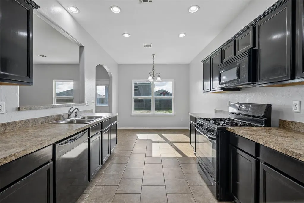 Photo 13 — 2812 Sunberry Way, Yukon, OK 73099